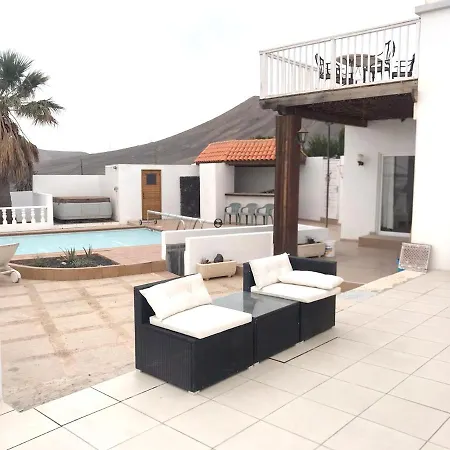 With 6 Bedrooms In With Wonderful Sea View Private Pool Enclosed Garden 4 Km From The Beach *